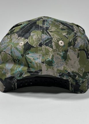 Lab Duck in Mouth Hunting Green Camo leafs Vintage SnapBack Cap Hat Custom Embroidered